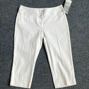 Maurices Women’s Stretch White Classic Fit Capris Sz 7/8